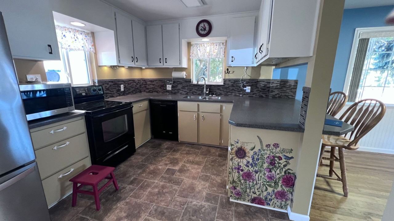 16410 E 32nd Ave - Photo 2 of 17
