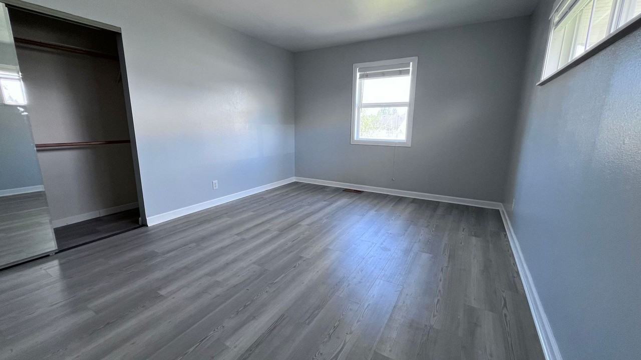 16410 E 32nd Ave - Photo 5 of 17