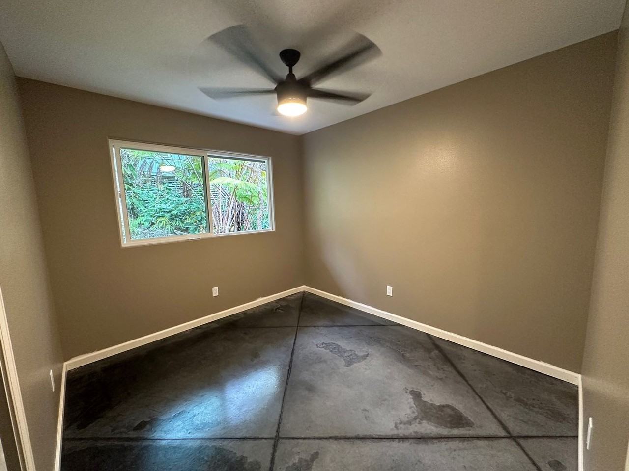 11-3875 Liona St - Photo 5 of 10