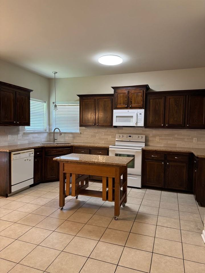 13630 Ball Park Rd - Photo 2 of 10