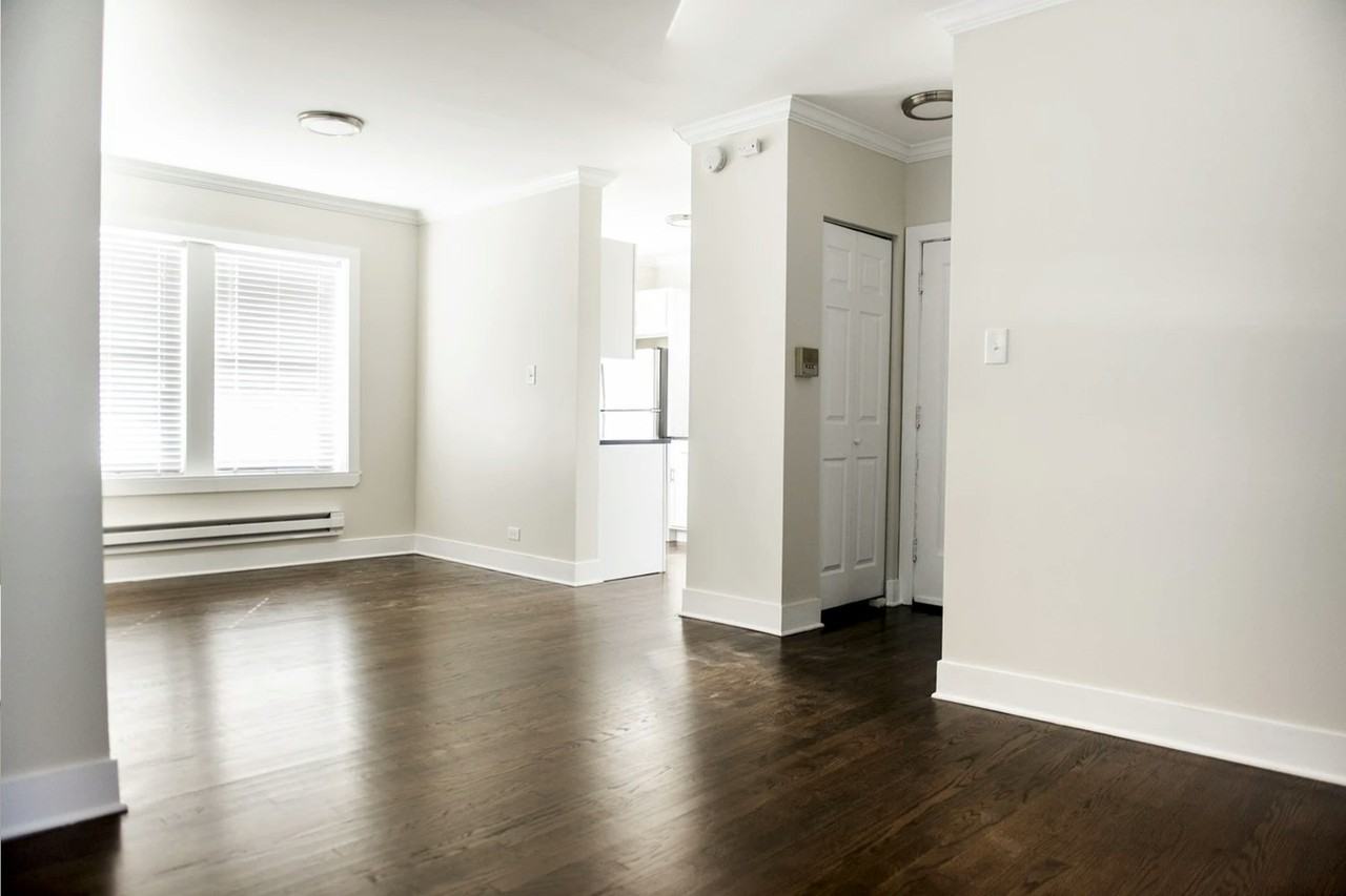 4216 North Clark Street, Unit 3 - Photo 2 of 10