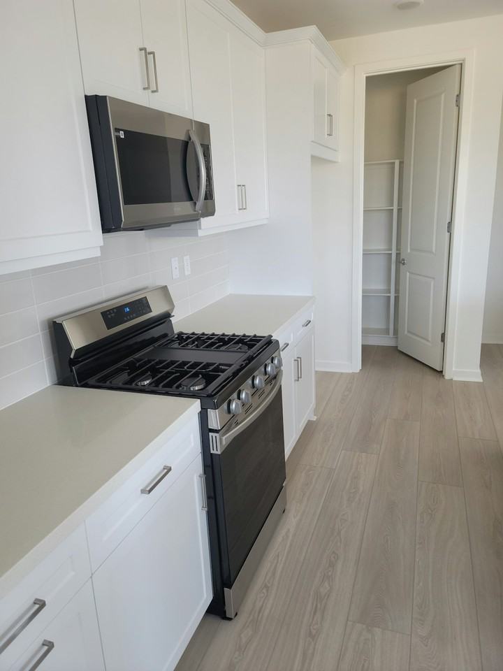 4061 East Luna Paseo, Unit A - Photo 7 of 24