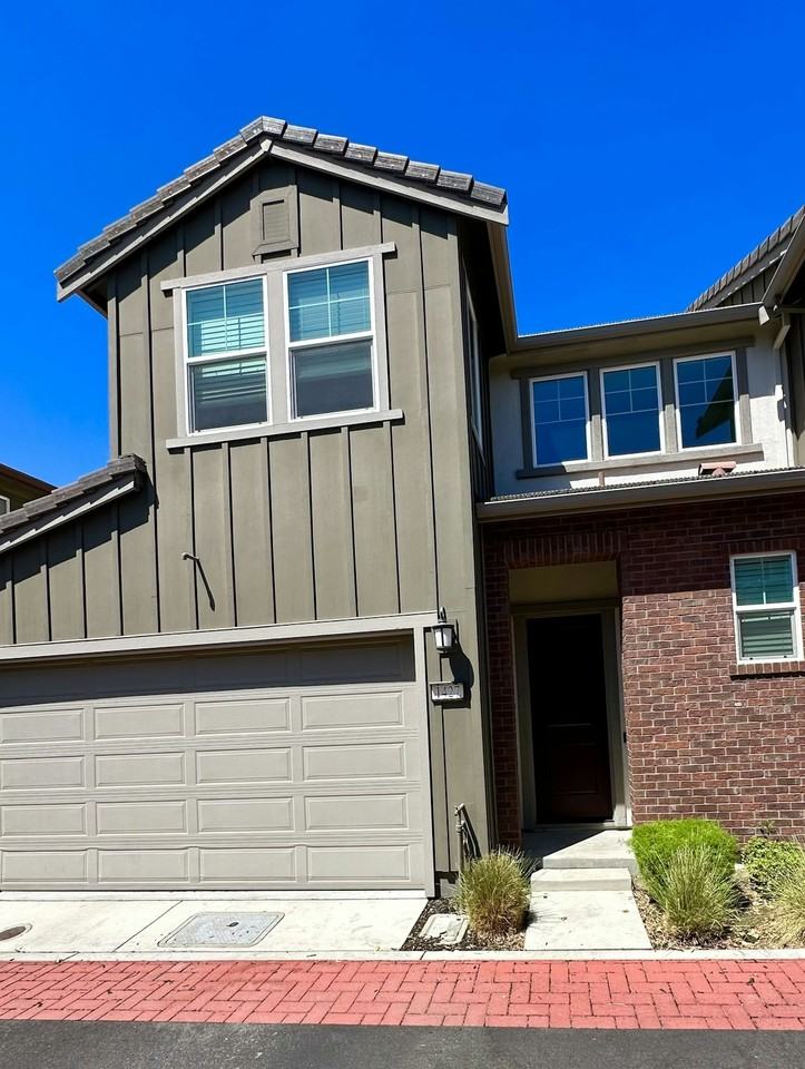 1427 S Hopper Ln - Photo 2 of 12