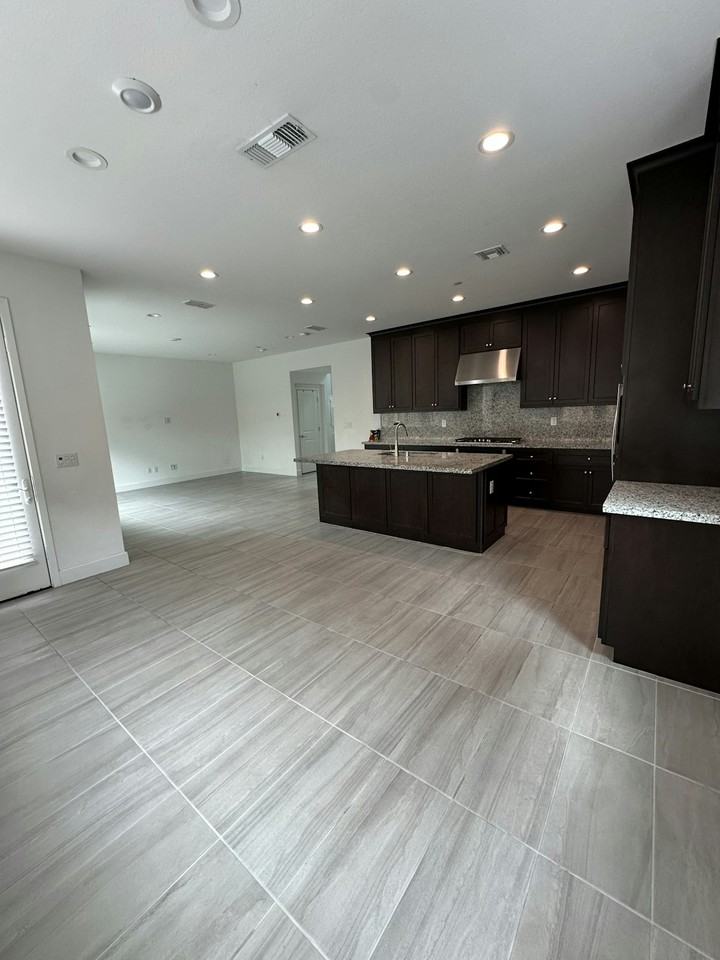 1427 S Hopper Ln - Photo 3 of 12