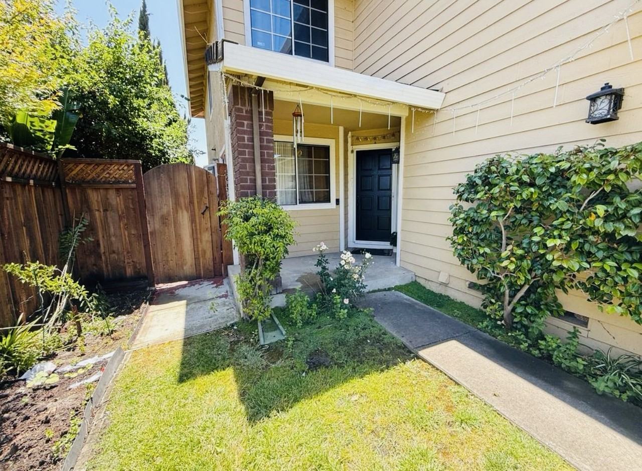 4122 Bell Common - Photo 2 of 18