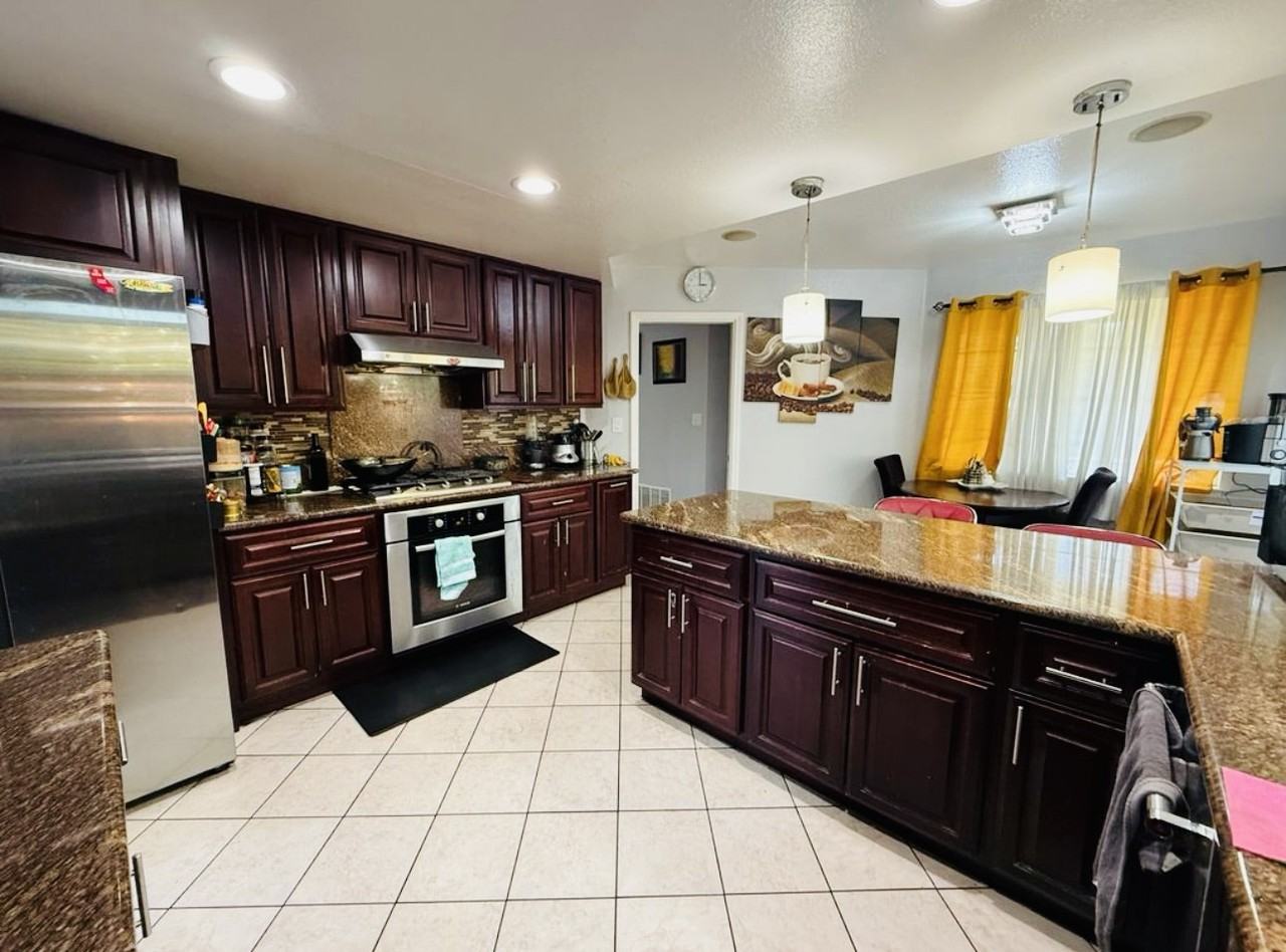 4122 Bell Common - Photo 4 of 18