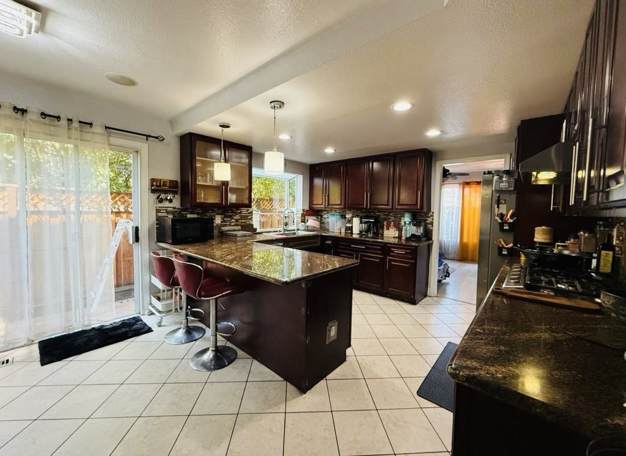 4122 Bell Common - Photo 5 of 18