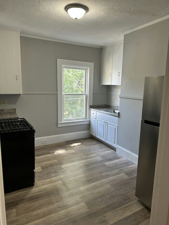 319 Hanover Street, Unit 7 - Photo 6 of 19