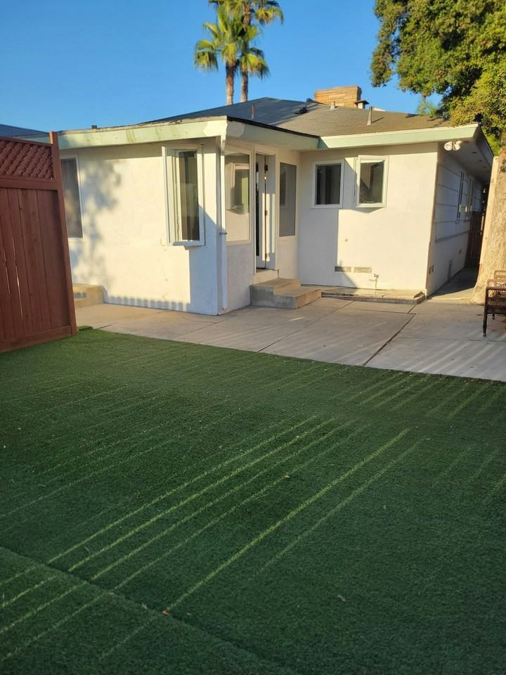 5666 Dorothy Way - Photo 3 of 26