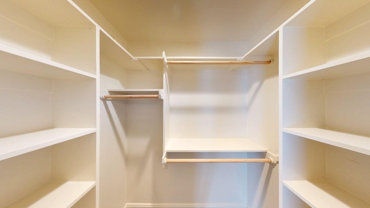 9907 Deborah Ln - Photo 3 of 8