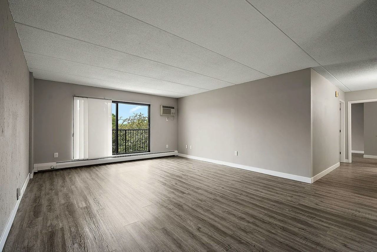 10411 Cedar Lake Road South, Unit 409 - Photo 6 of 20