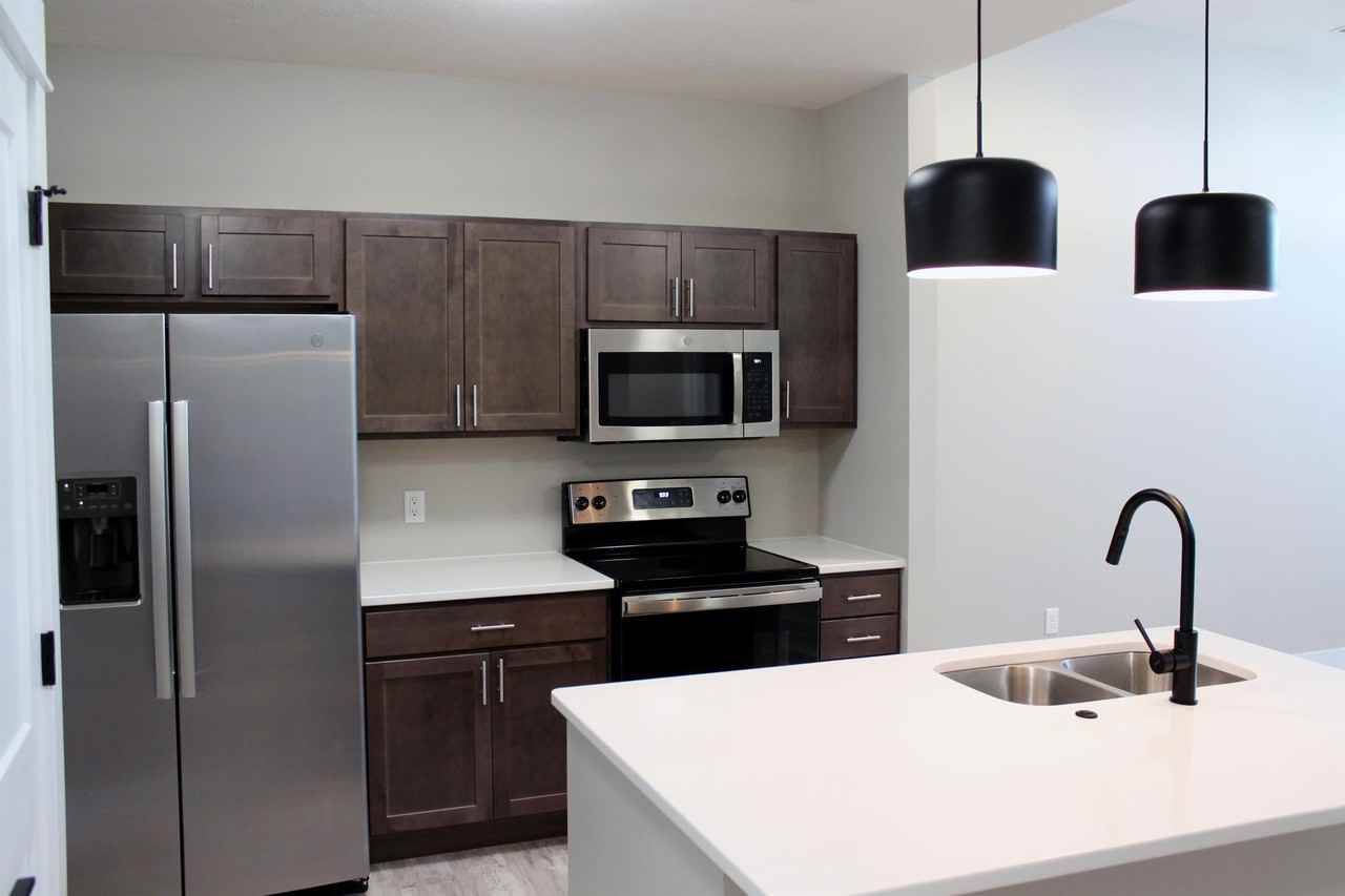 2114 University Drive - Photo 3 of 50