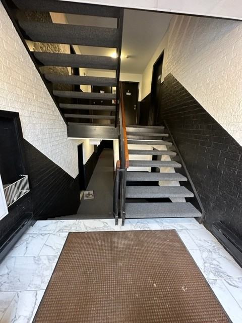 847 South Lake Park Avenue - Photo 3 of 17