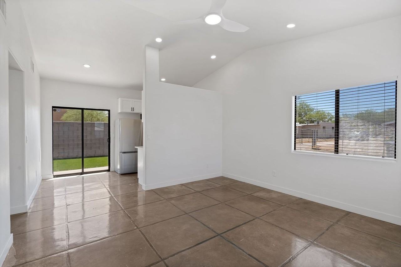 1764 // 620 East Lester Street #2 - Photo 3 of 20