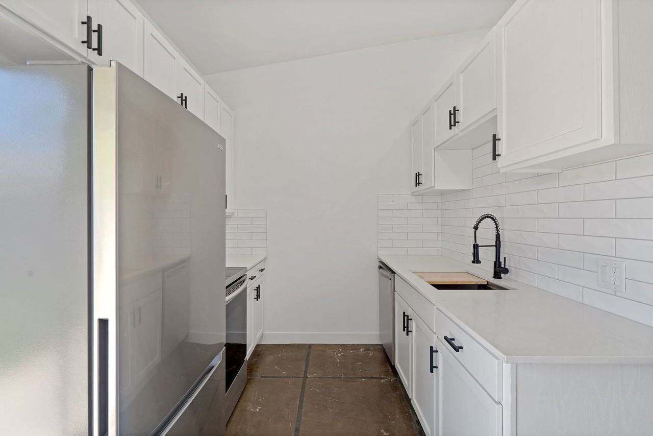 1764 // 620 East Lester Street #2 - Photo 6 of 20
