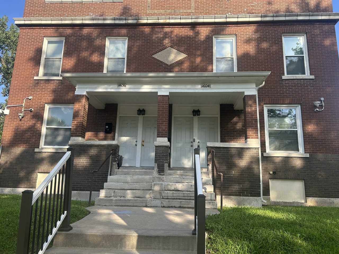 1604-1608 Semple - Photo 7 of 8