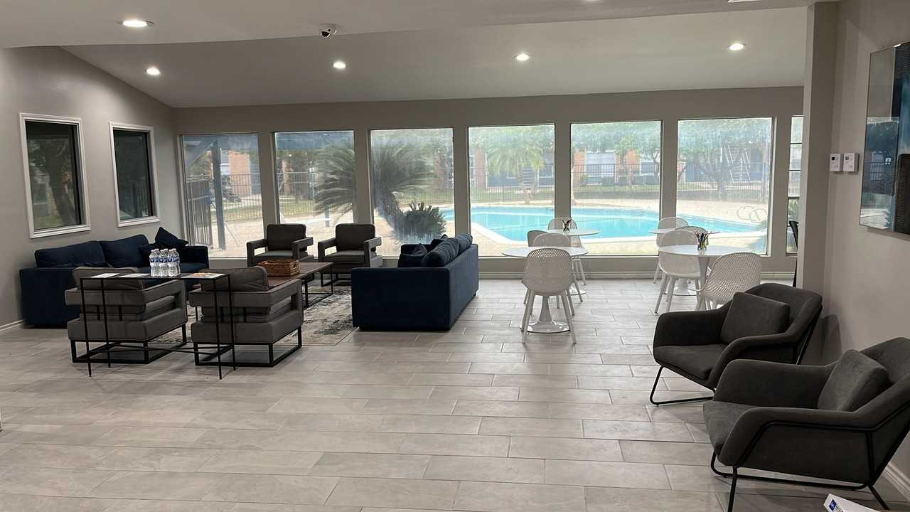 Palms Apartments - Photo 4 of 26