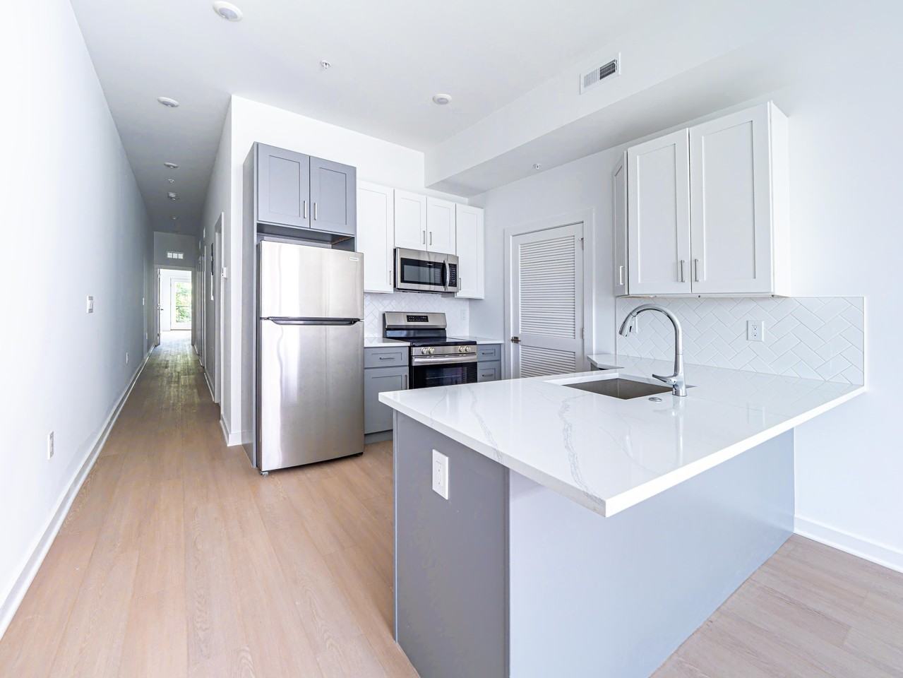 2403-07 West Thompson Street - Photo 6 of 50