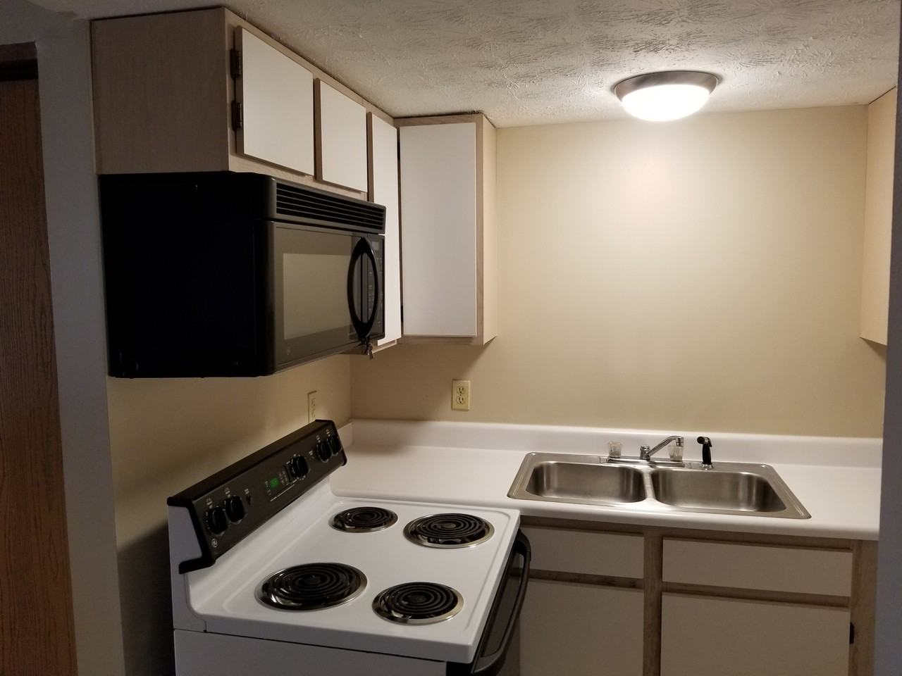 Rouse - 409 Brown Street - Photo 2 of 3