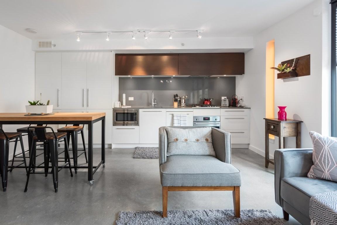 150 Cordova St E - Photo 4 of 14