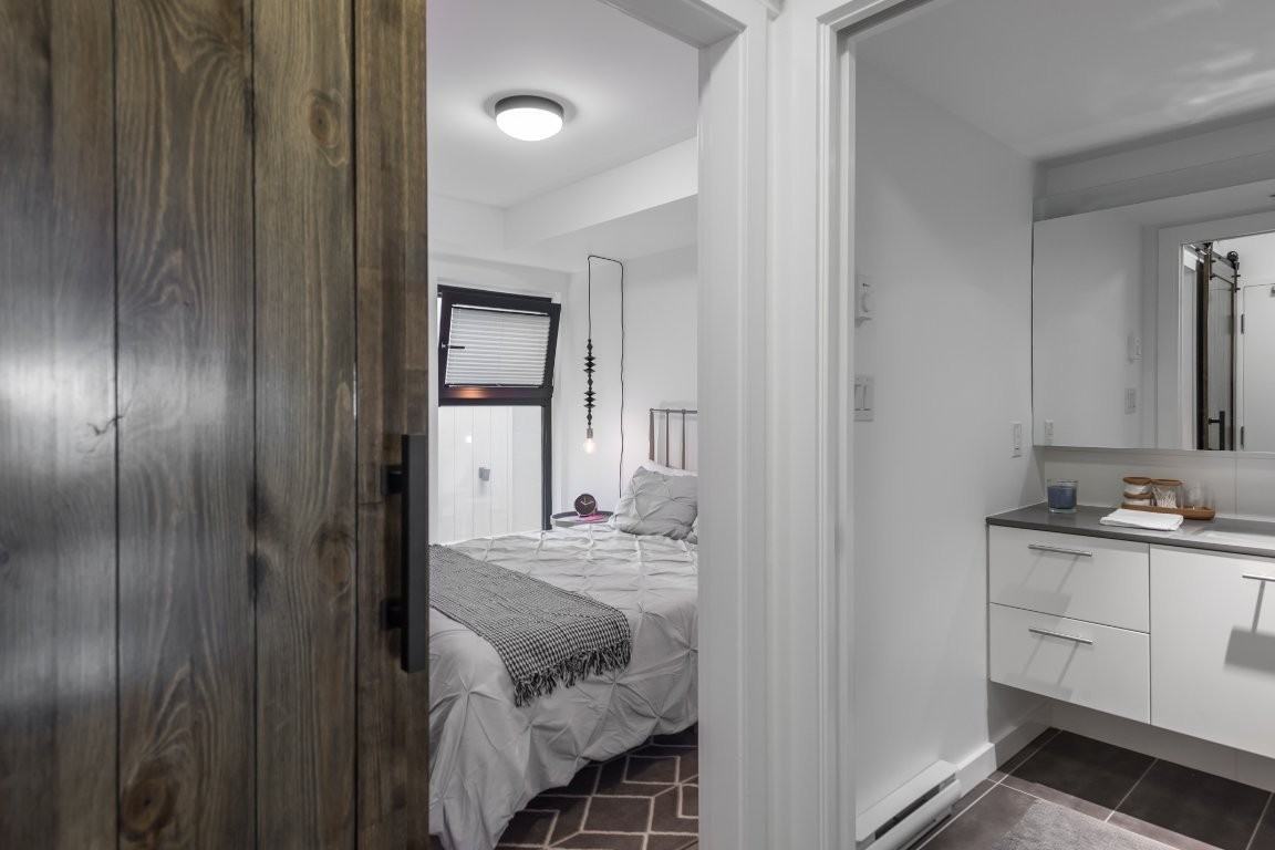 150 Cordova St E - Photo 7 of 14