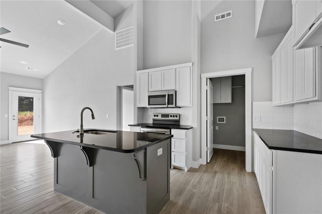 650 Sun Meadows Loop - Photo 4 of 27