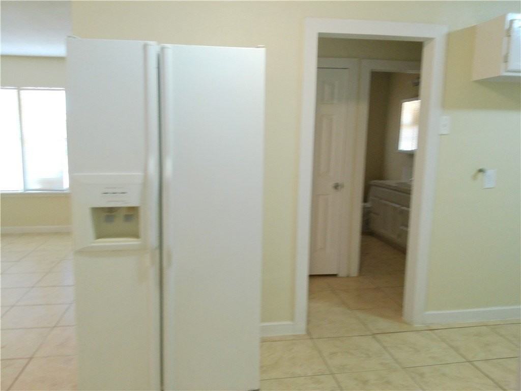 749 Westchester Dr - Photo 5 of 16