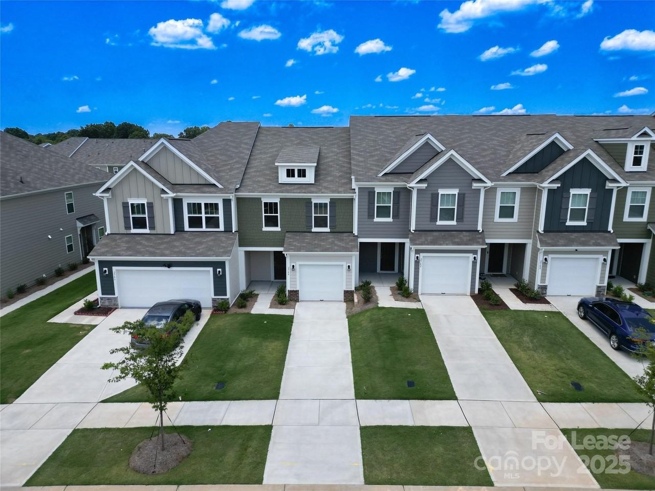 2744 Yeager Dr - Photo 2 of 26