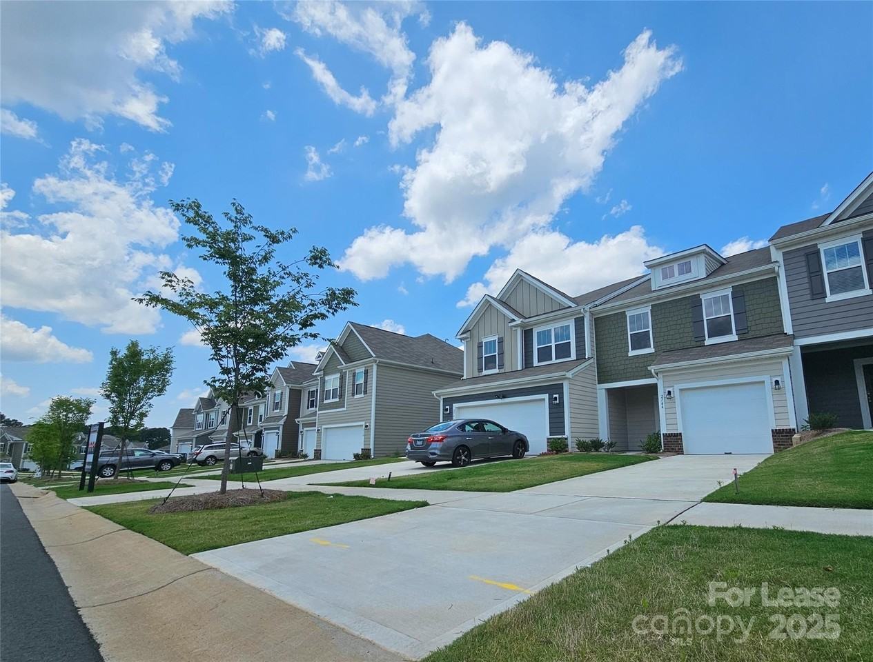 2744 Yeager Dr - Photo 3 of 26