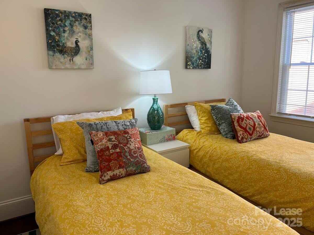 2604 E 5th St - Photo 7 of 15