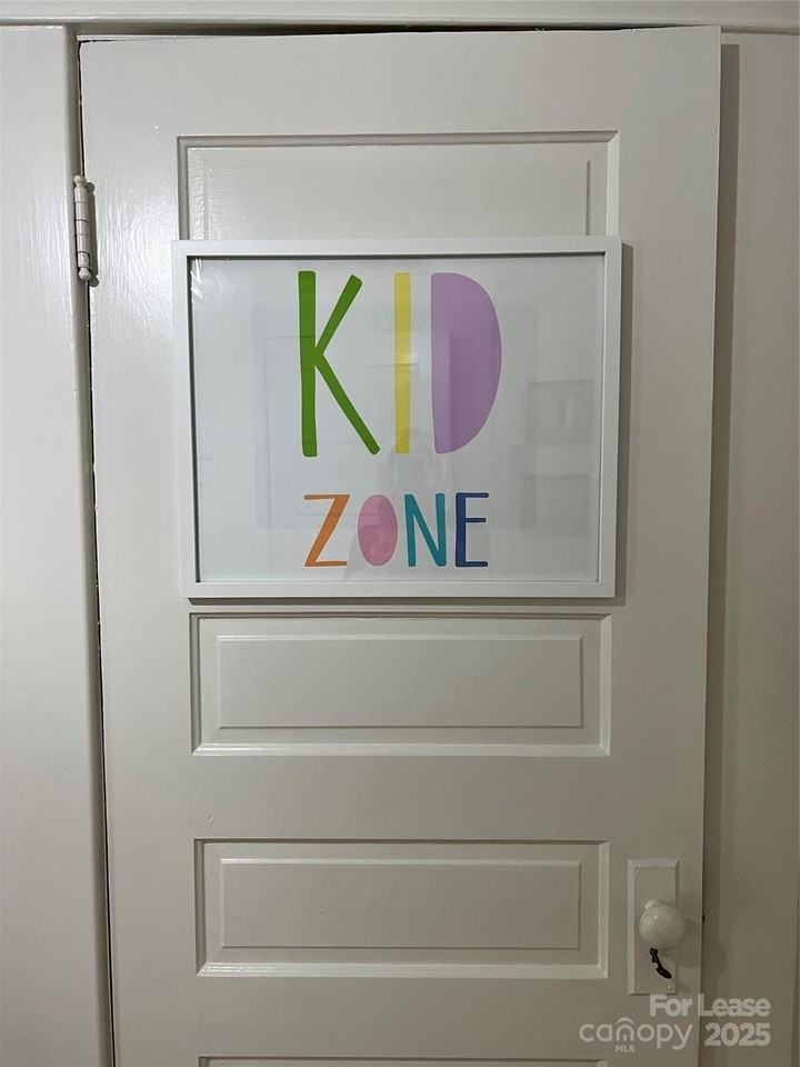 2615 Sharon Rd - Photo 5 of 21