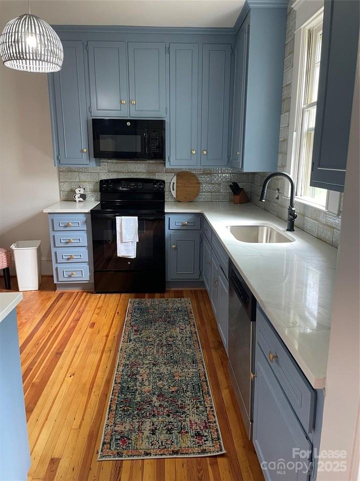 2615 Sharon Rd - Photo 6 of 21