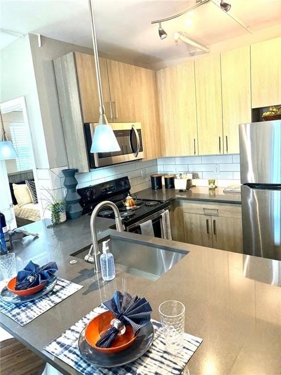 2025 Peachtree Rd Ne - Photo 7 of 11