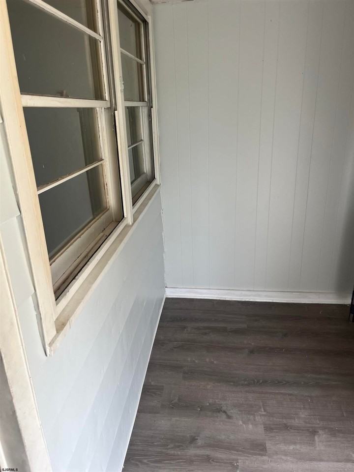 1237 N Michigan Ave - Photo 3 of 38