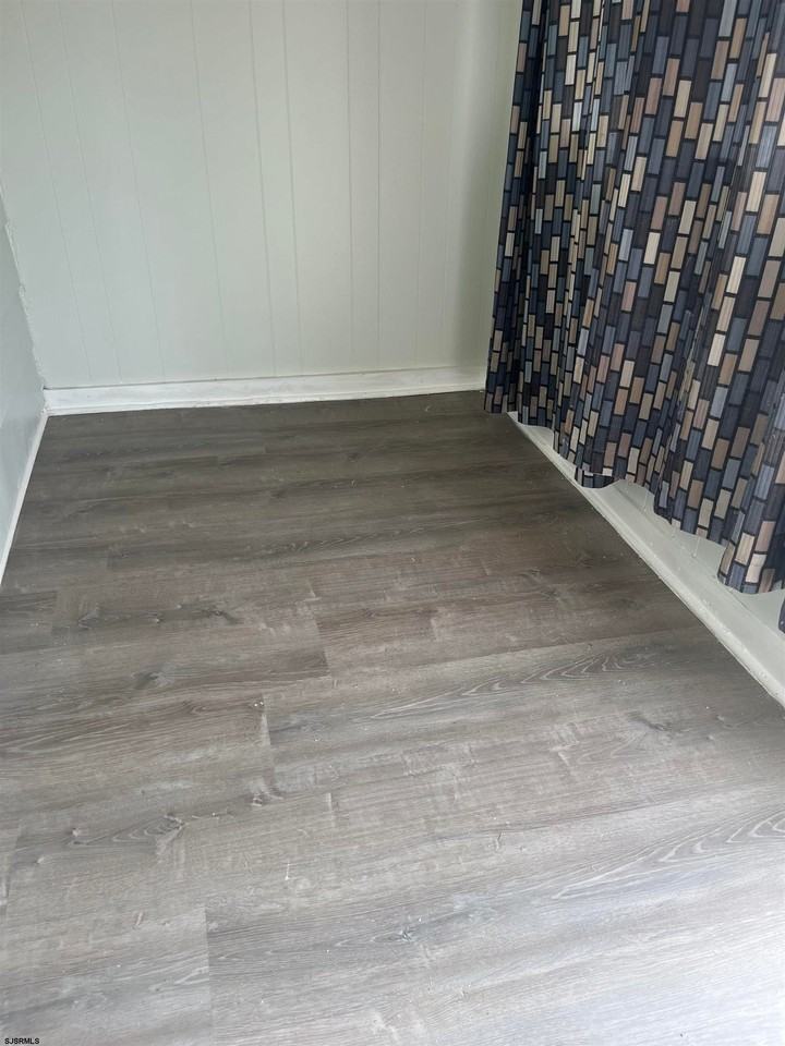 1237 N Michigan Ave - Photo 4 of 38