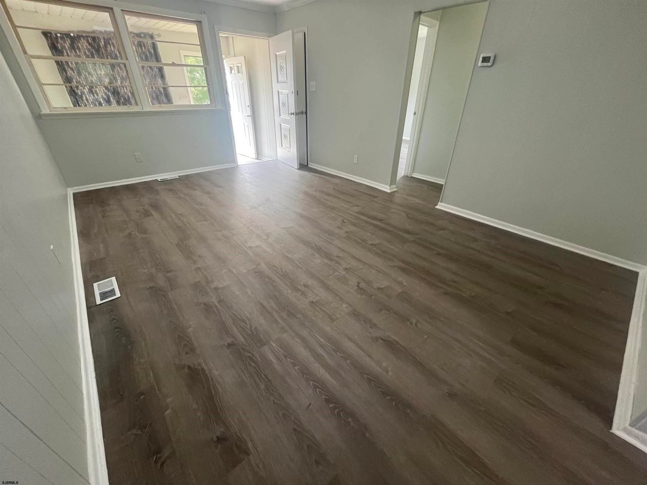 1237 N Michigan Ave - Photo 7 of 38