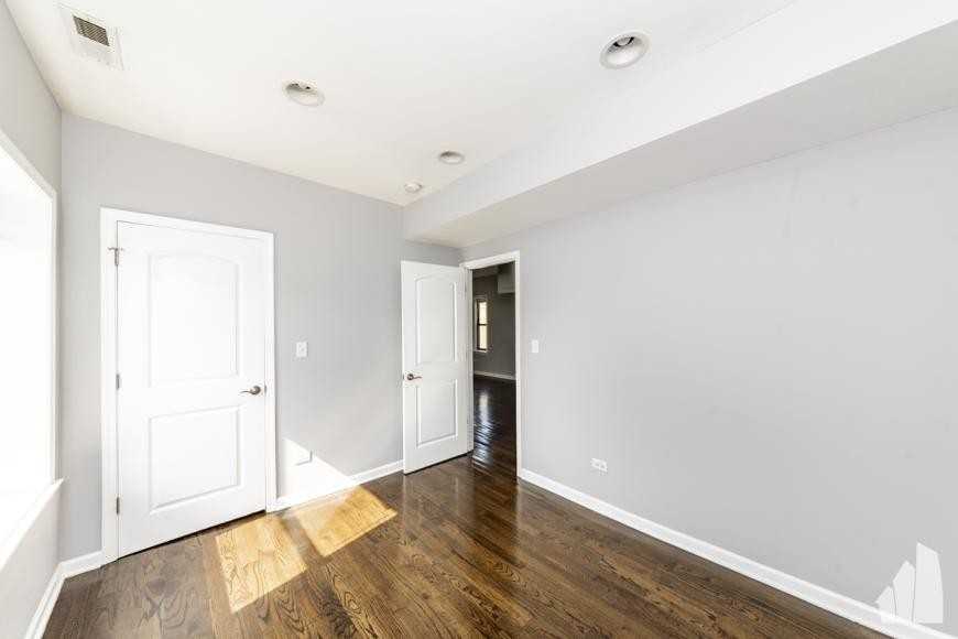 1012 S !st Ave - Photo 3 of 9