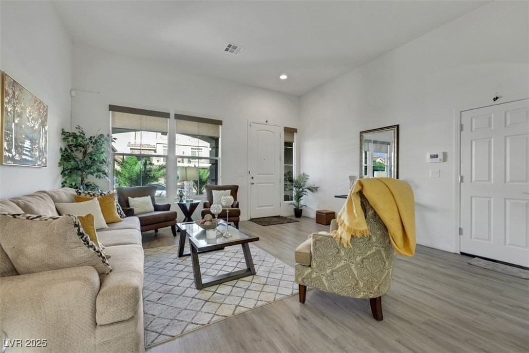 10167 Bishops Peak Ct - Photo 4 of 42