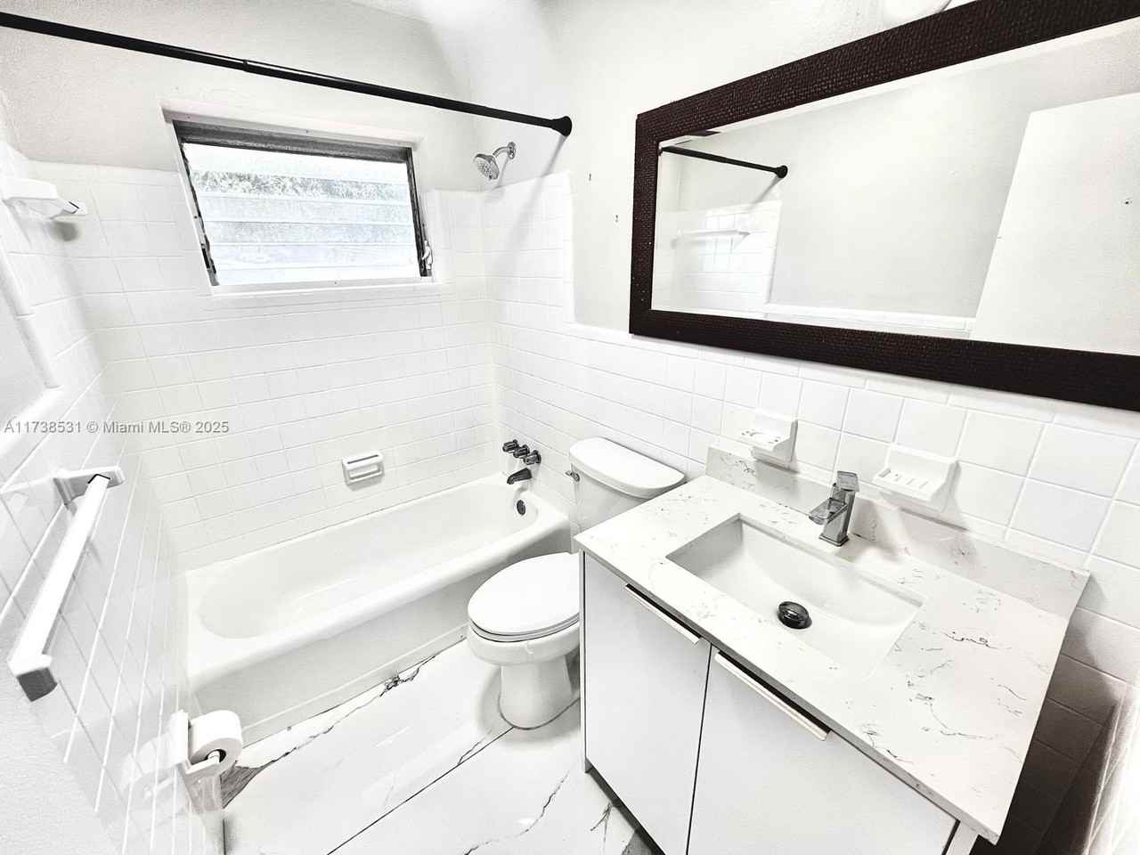 226 Southwest 6th Street #A - Photo 5 of 14