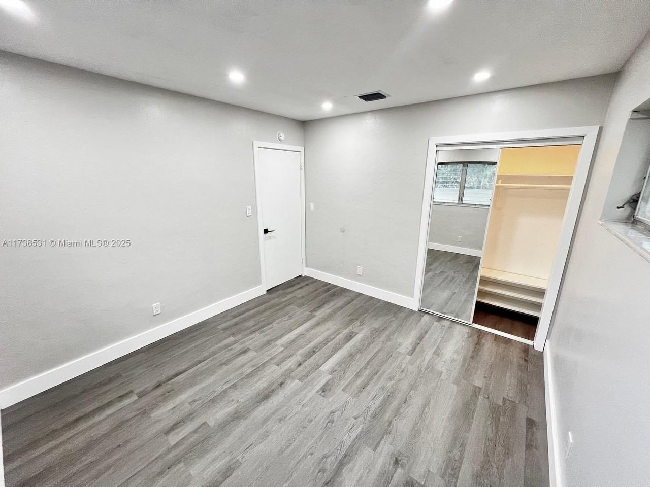 226 Southwest 6th Street #A - Photo 6 of 14