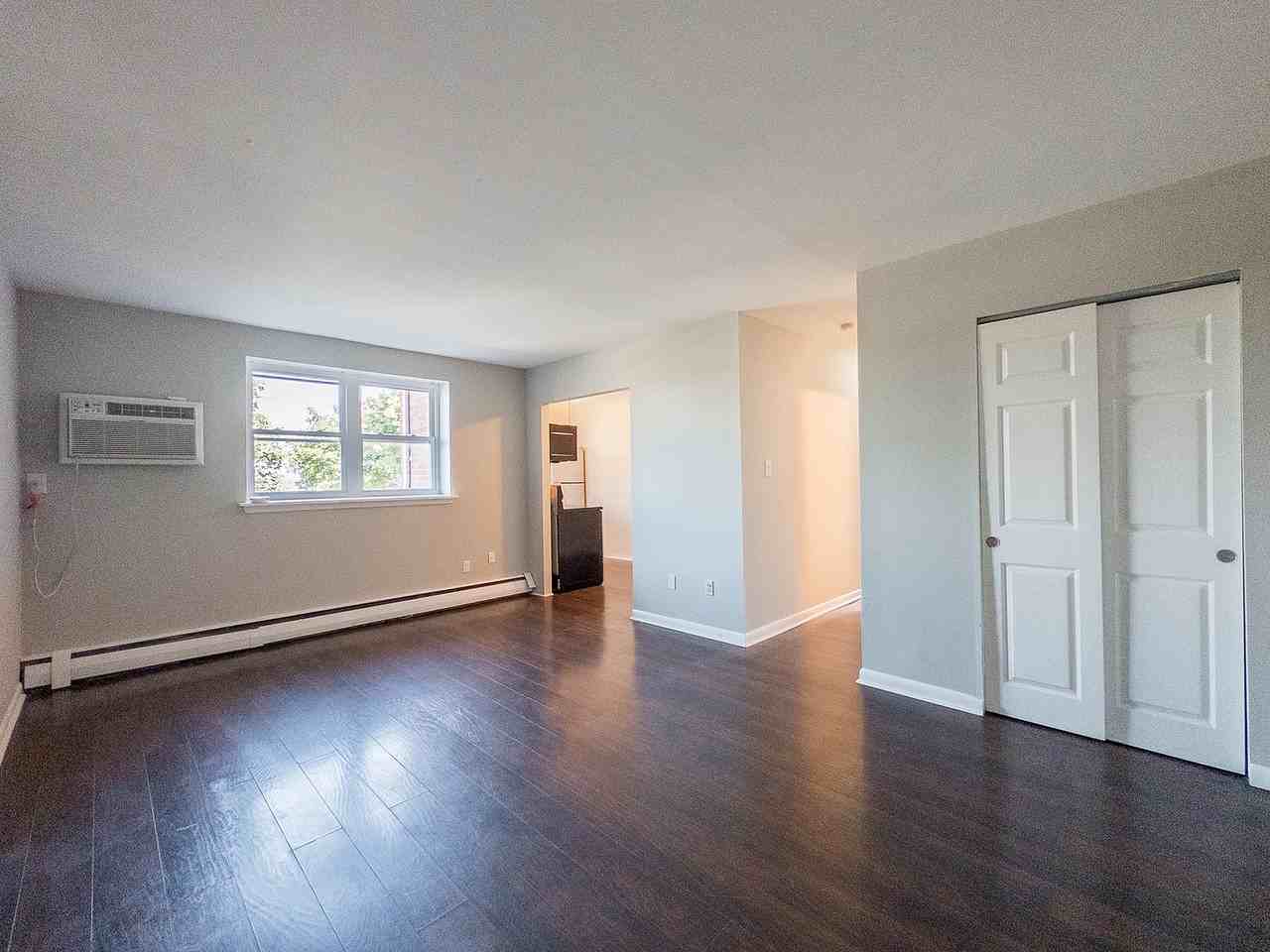 Parkside Apartments - Photo 3 of 11