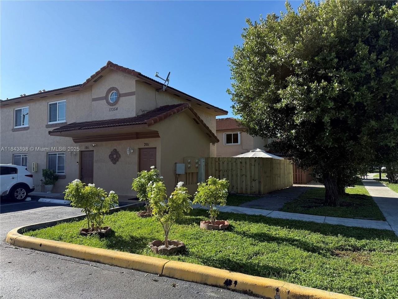 17354 Nw 74th Ave #201 - Photo 5 of 50