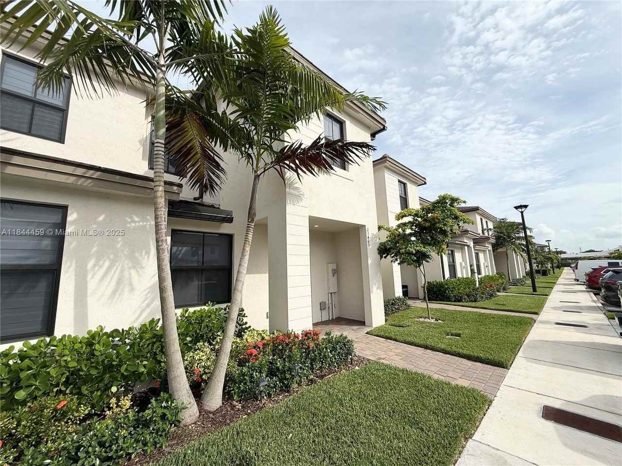 23465 Sw 127th Pl #23465 - Photo 2 of 22