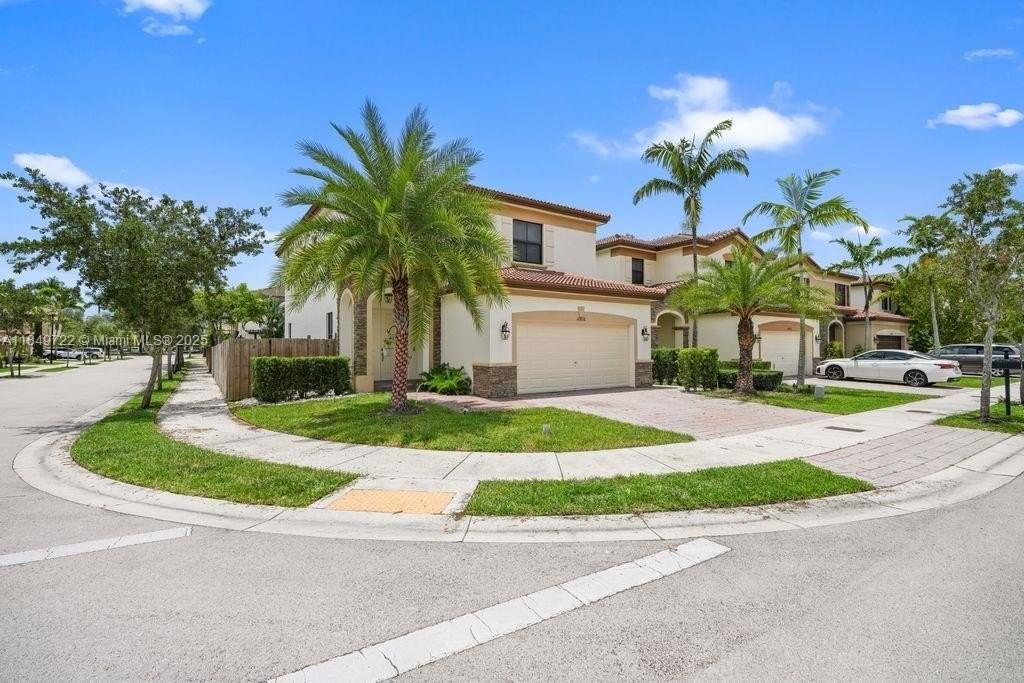 10016 Nw 89th Ter - Photo 6 of 39