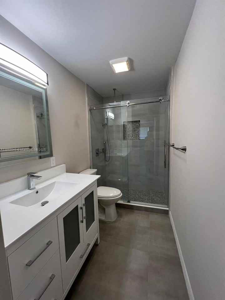 2175 Ne 56th St #211 - Photo 7 of 15