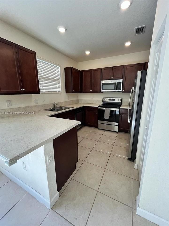 159 Southeast 33rd Terrace #159 - Photo 2 of 35