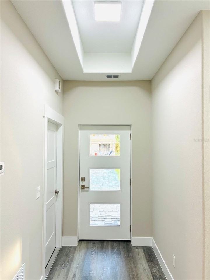 4 Sleigh Bell Pl #A - Photo 3 of 30