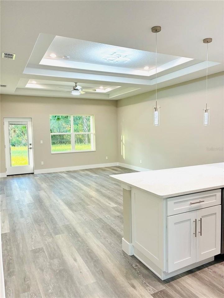 4 Sleigh Bell Pl #A - Photo 5 of 30