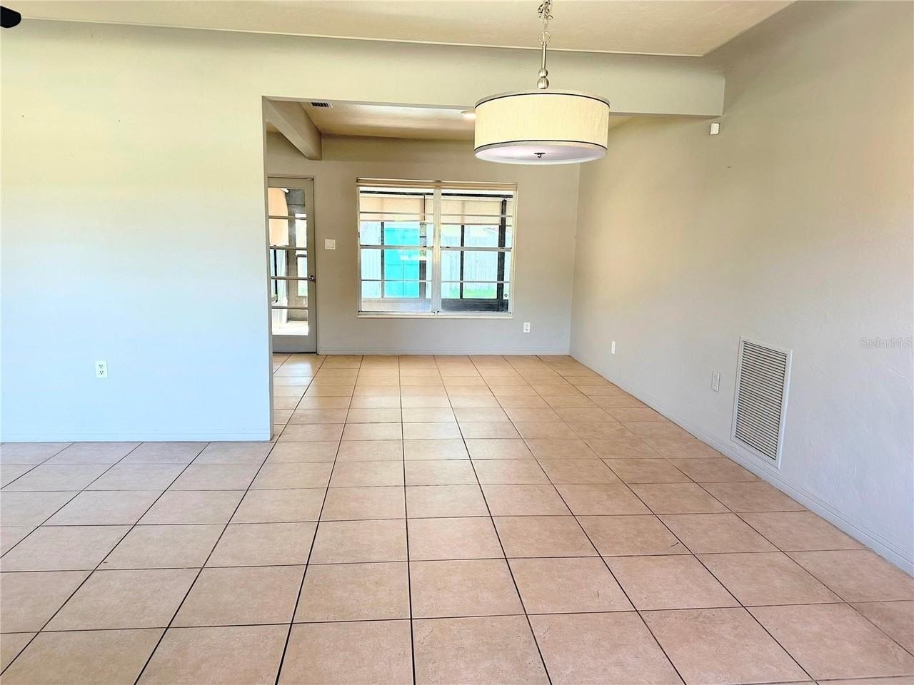 1738 Tyrone Boulevard North - Photo 3 of 42