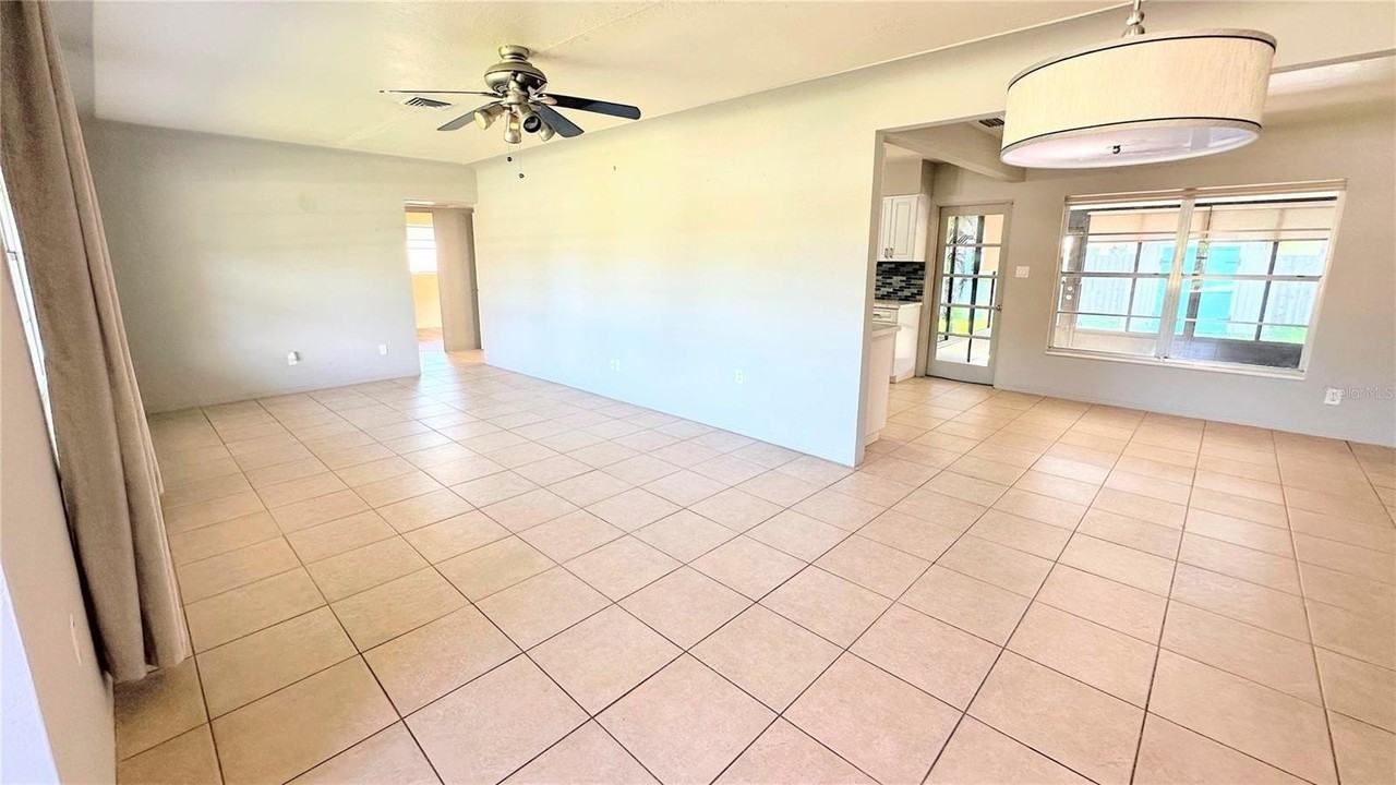 1738 Tyrone Boulevard North - Photo 4 of 42